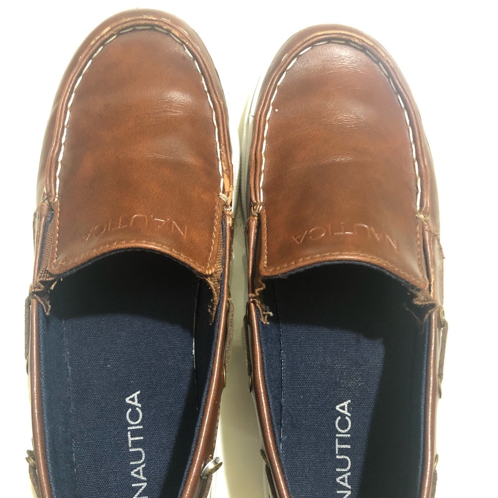 US boys size 2 nautica Canvas shoe
